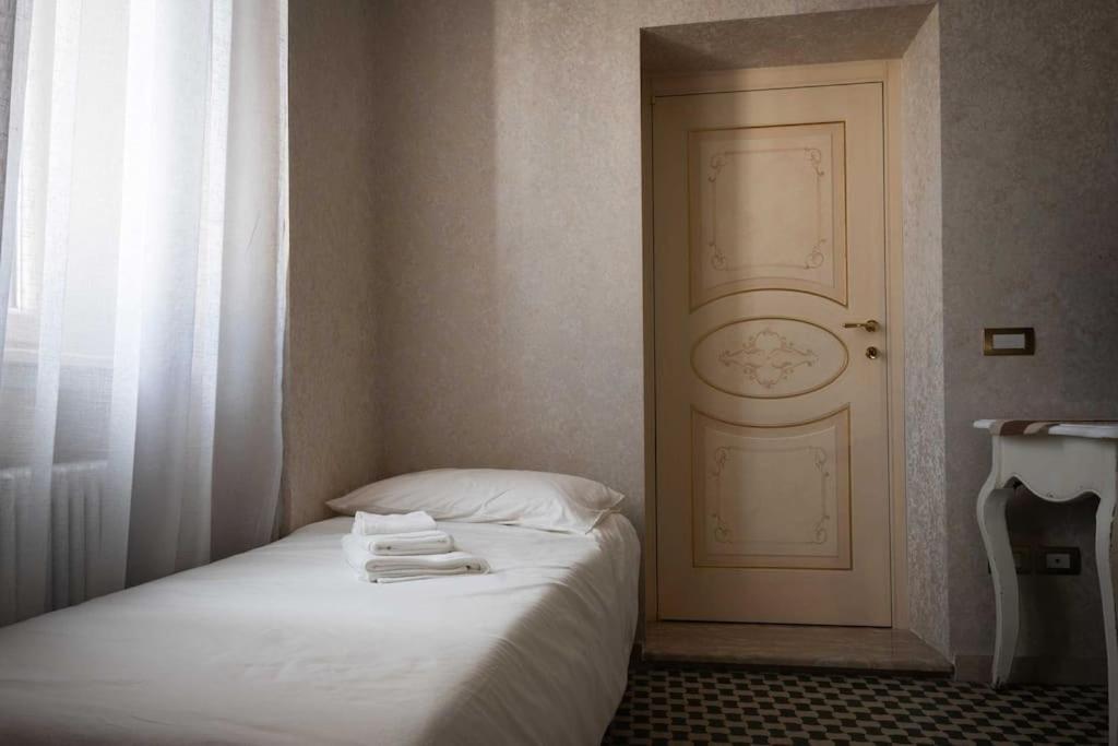 Merulana Penthouse: 5 Minutes Walk From Colosseum Bagian luar foto